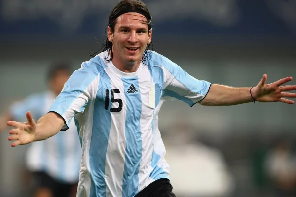 Foto colorida de Lionel Messi pela Argentina - Metrópoles