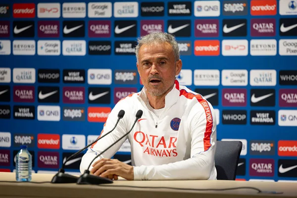 Luis Enrique elogia o Barcelona antes de confronto pela Champions League