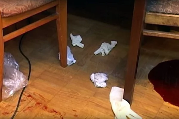 Homem mata tios e o próprio filho e os cozinha para fazer ensopado