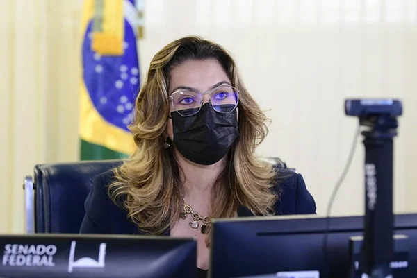 Leila do Vôlei se mantém na corrida para governo do Distrito Federal