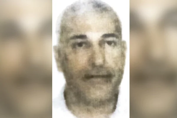 Homem branco, sem barba e cabelos curtos grisalhos - Metrópoles