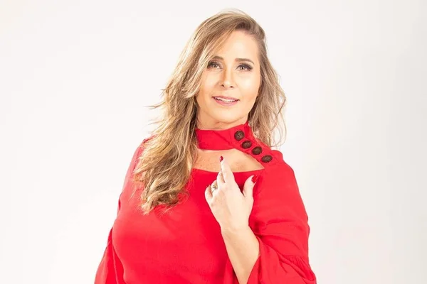 Andréa Sorvetão se irrita com seguidor e manda resposta atravessada