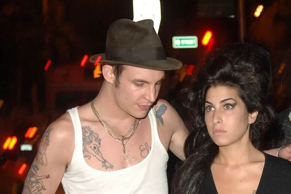 Amy Winehouse e fo noivo Blake Fielder-Civil - Metrópoles
