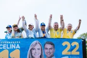 Bia Kicis, Michelle Bolsonaro, Celina Leão, Alberto Fraga e Izalci em ato da direita no DF 