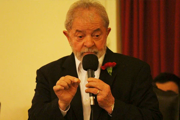 “Não vou morrer antes de voltar a governar esse país”, diz Lula