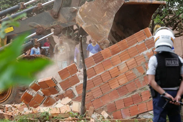 Em nota, Ministério Público defende remoções de edificações clandestinas