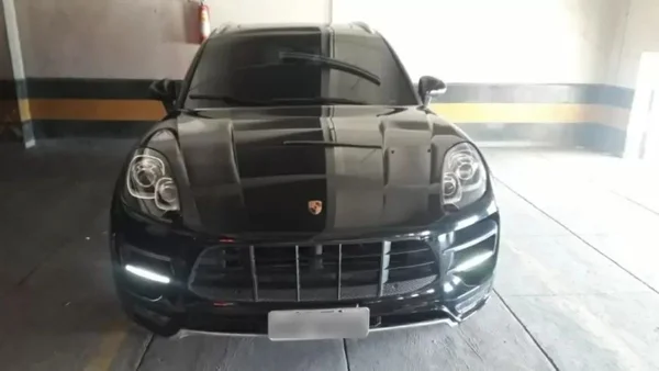 Por dívida, carros de luxo de Romário serão leiloados por metade do preço