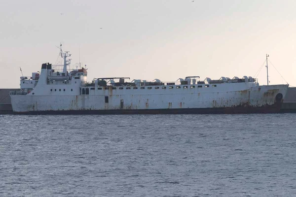 Navio onde estão as vacas que serão sacrificadas na Espanha