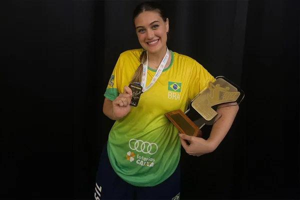 Luiza Fiorese é destaque na seleção de vôlei sentado feminina