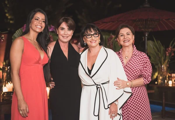Monica Chiabai da Fonseca celebra amigas aniversariantes de maio