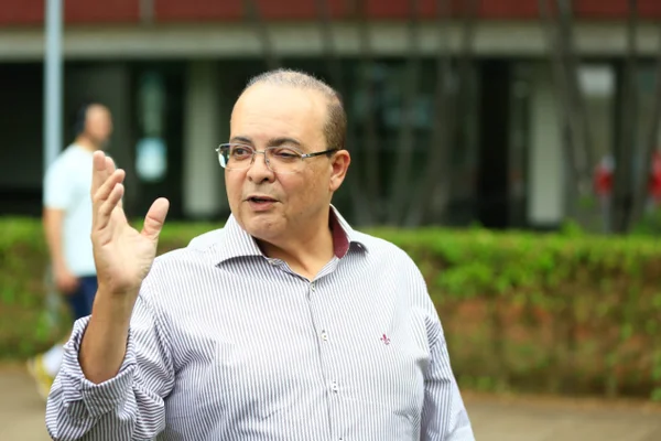 “Quem diz que é crime eleitoral pode ir à Justiça”, provoca Ibaneis