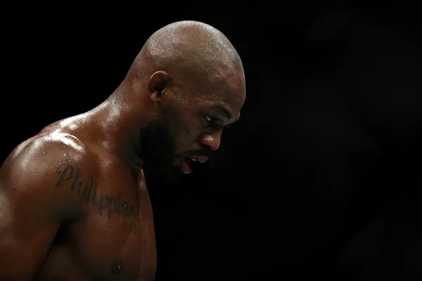 Frustrado, Jon Jones pede que o UFC o demita: “Por favor, me liberem”