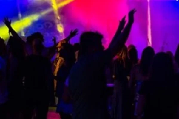 Festa - Metrópoles