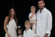 Shantal, Mateus Verdelho e os filhos posam com looks de Ano Novo Shantal, Mateus Verdelho e os filhos posam com looks de Ano Novo