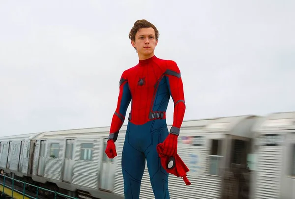 Produtora de Homem-Aranha confirma mais três filmes com Tom Holland
