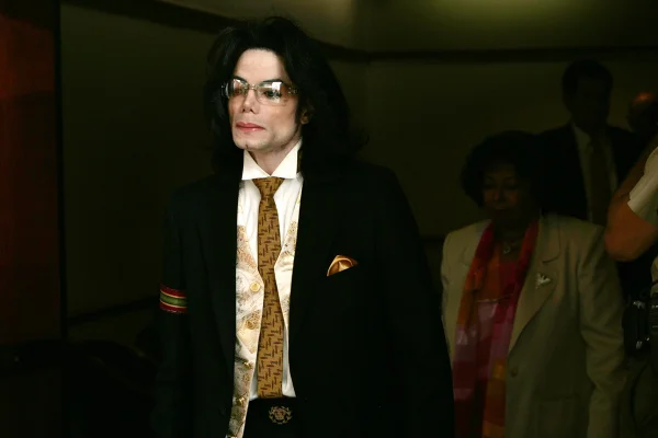 Herança de Michael Jackson: juiz barra ação de irmãos por abuso sexual - destaque galeria Herança de Michael Jackson: juiz barra ação de irmãos por abuso sexual - destaque galeria