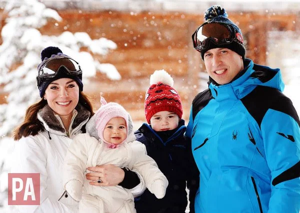 Família real publica fotos com os filhos durante férias em estação de esqui