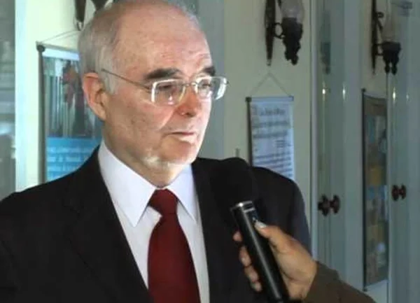 Arno Wehling é eleito para a Academia Brasileira de Letras