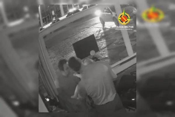 PM salva criança engasgada com tampinha de plástico 1