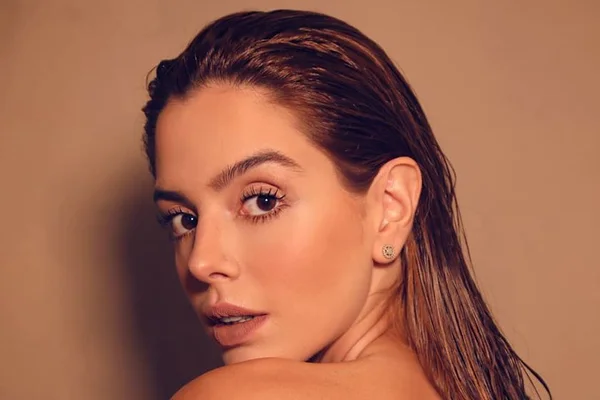 Neymar curte foto de Giovanna Lancellotti e leva fãs ao delírio na web
