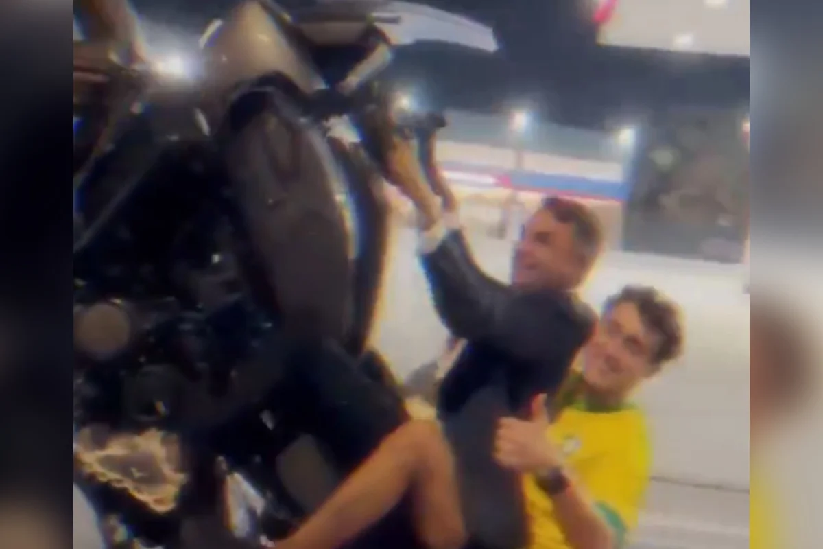 Nikolas divulga vídeo de IA com Flávio bebendo, atirando e soltando míssil - imagem 4 Nikolas divulga vídeo de IA com Flávio bebendo, atirando e soltando míssil - imagem 4