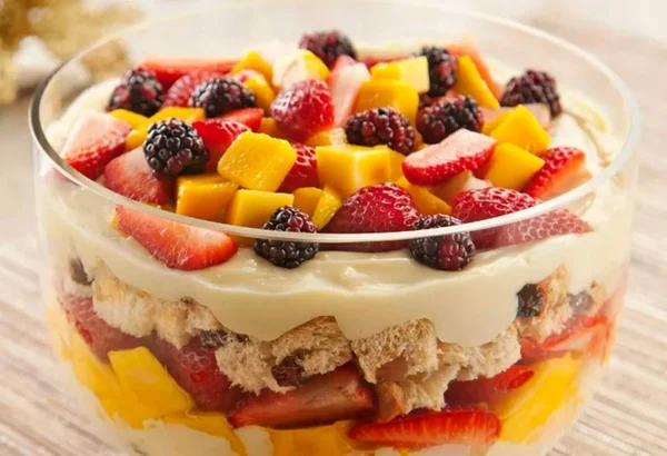 Fácil: aprenda a receita do pavê de panetone com frutas