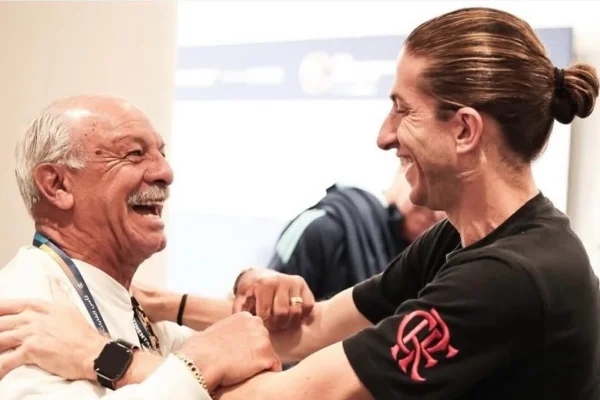 Júnior detona diretoria do Flamengo por demissão de Filipe Luís; veja