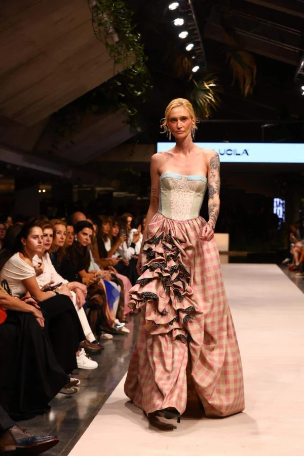 Metrópoles Catwalk transforma a Arena Mané Garrincha em passarela - destaque galeria Metrópoles Catwalk transforma a Arena Mané Garrincha em passarela - destaque galeria