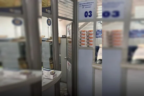 Ladrões invadem lotérica pelo telhado e furtam R$ 30 mil de agência