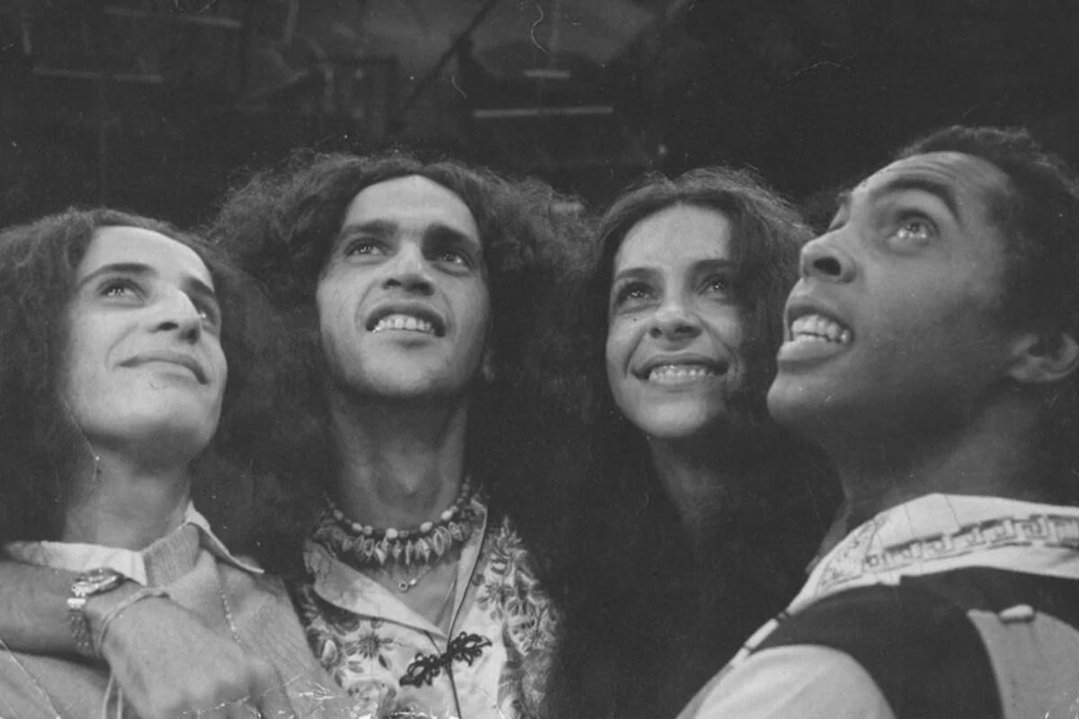 Os Doces Bárbaros: a história do grupo de Bethânia, Caetano, Gal e Gil ganha livro comemorativo