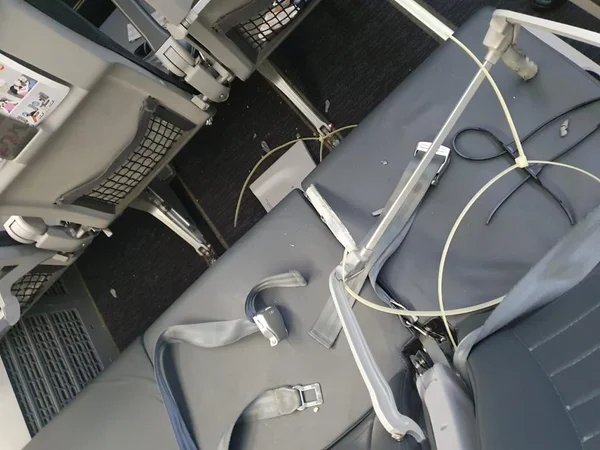 PF retira passageiro que, em fúria, quebrou poltronas de avião em SP