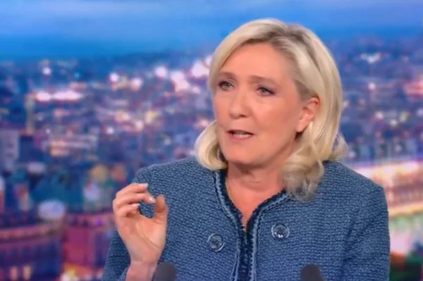 Em manifestação, Le Pen reafirma que condenação foi “decisão política”