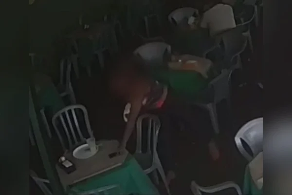 mulher furta celular goiatuba goias