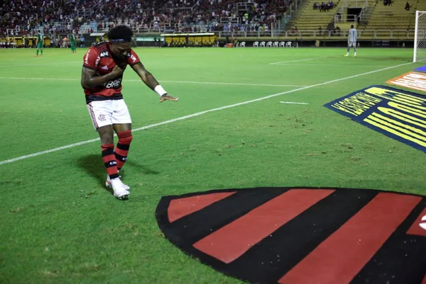 Marinho marca, Vitinho dá três assistências e Flamengo bate o Boavista