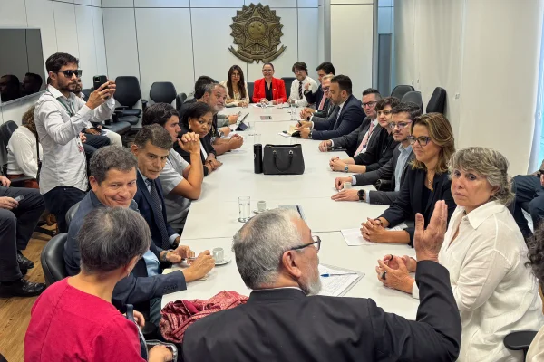 Governo federal nega equiparar salário da PCDF com o da PF e oferece reajuste de 18% à categoria