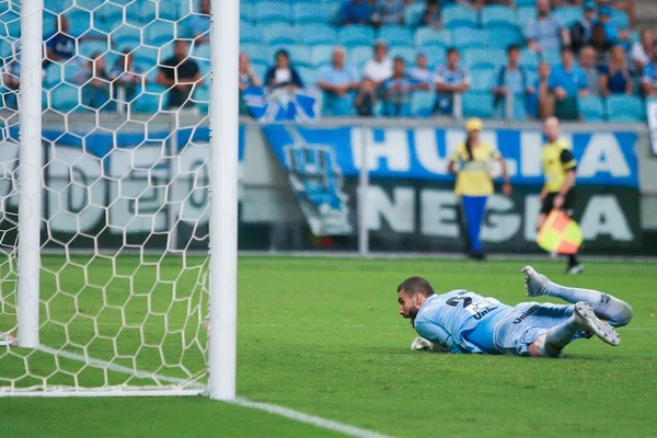 Com erros de estreantes, Grêmio perde para o Caxias no Gaúcho