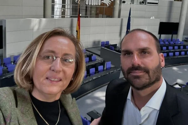 Eduardo Bolsonaro e Beatrix von Storch