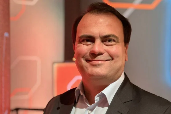 imagem colorida do ex-diretor financeiro do Itaú Alexsandro Broedel, acusado de fraude pelo banco