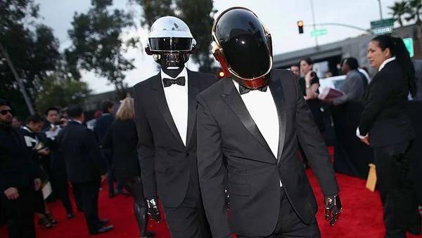 Grammy 2017 promete misturar música com protestos contra Donald Trump