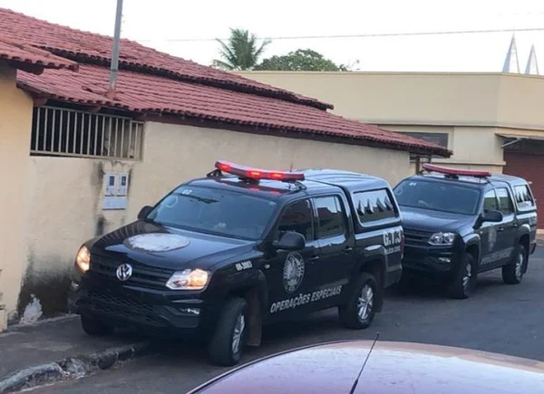 Oito são presos e três morrem durante ação policial no interior de Goiás