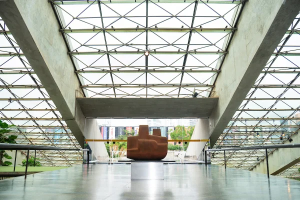 Gratuita, exposição de Sergio Camargo exalta legado único do escultor que atravessa gerações