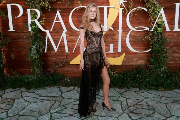 foto com cor. nicole kidman na estreia de practical magic 2 - metrópoles