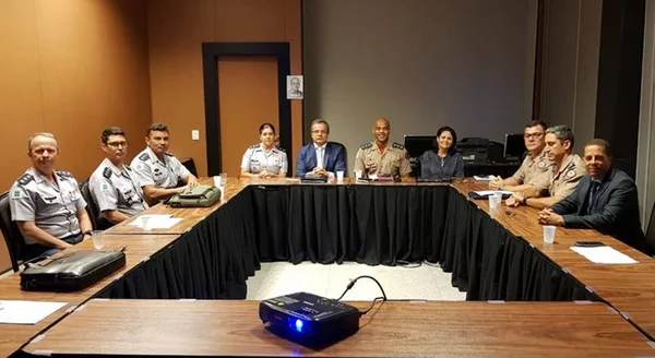 PMs e bombeiros do DF discutem reajuste com governo de transição