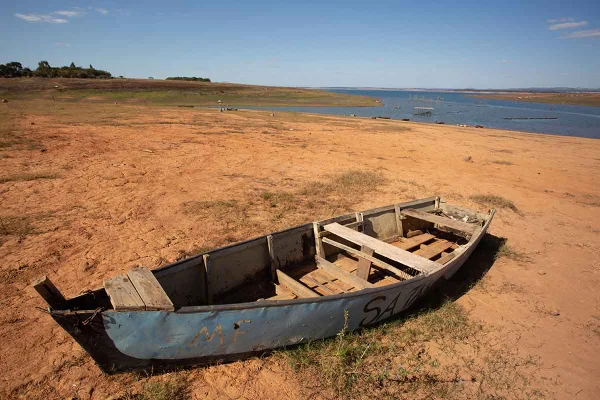 Lago reduzido prejudica a pesca profissional e aquicultura - Itumbiara (GO) 15/07/2021 Crise energética: Reservatório da Usina Hidrelétrica de Itumbiara registra 10% de volume útil