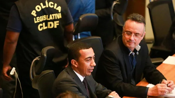 Distritais aprovam “acareação” entre Marli Rodrigues e Renato Santana