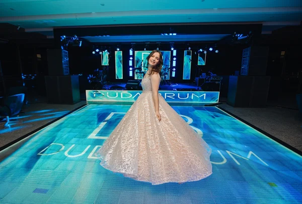 Maria Eduarda Brum celebra 15 anos com festa deslumbrante