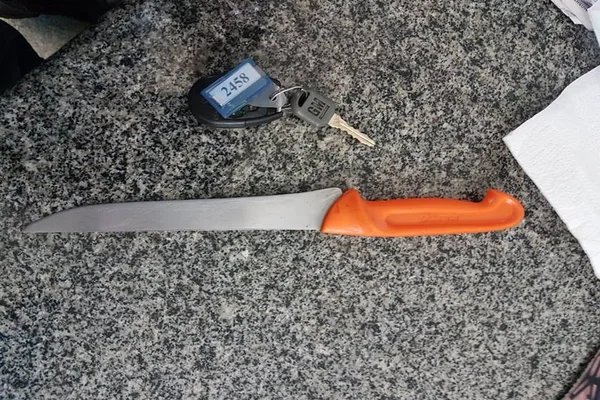 Homem é preso após agredir e trancar a mulher em prédio da 207 Sul