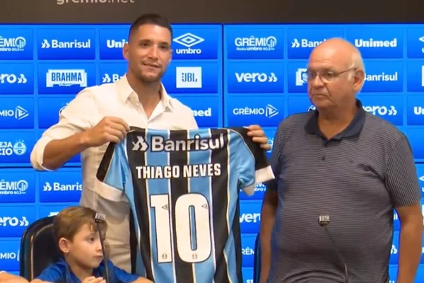 Grêmio decide rescindir contrato de Thiago Neves