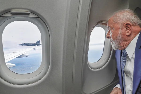 Lula fará escalas no México e Alasca antes de chegar ao Japão