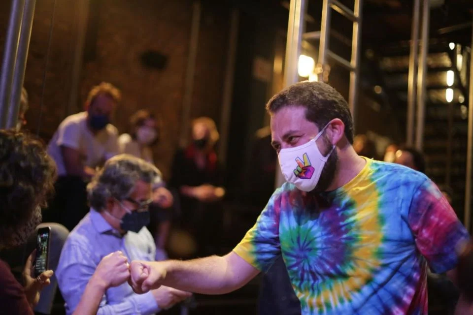 Em evento no Teatro Oficina, Boulos recebe apoio de artistas em São Paulo Em evento no Teatro Oficina, Boulos recebe apoio de artistas em São Paulo